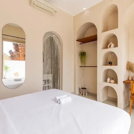 Villa Canggu Beach Coconut - Walking Distance To Beach & Bars! Exterior photo