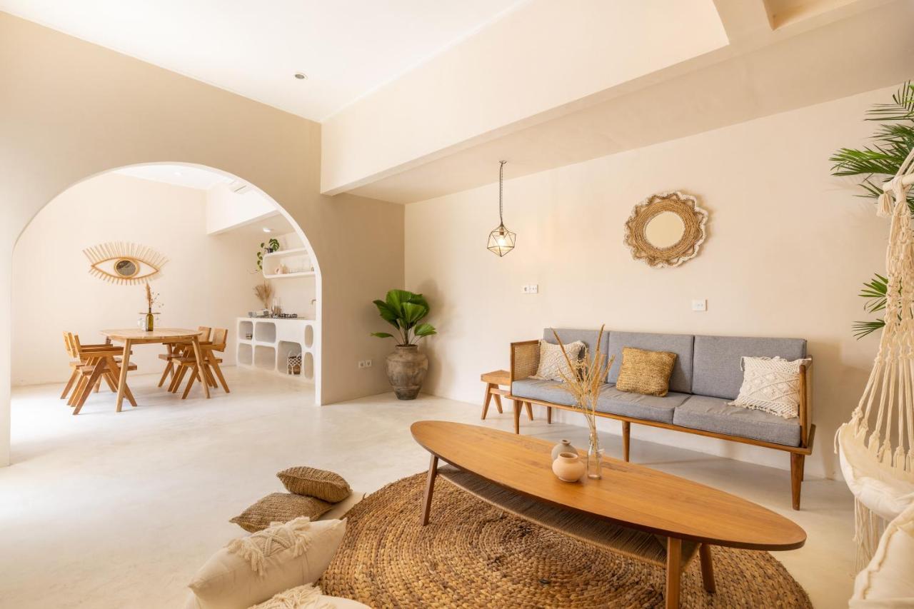 Coconut - Walking Distance To & Bars! * Canggu